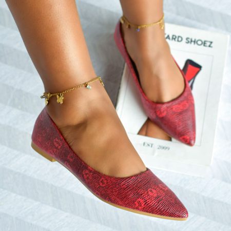 Tucker Red Flat
