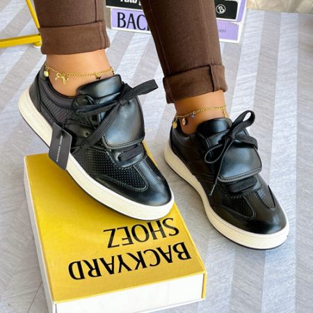 Ezri Black Sneaker