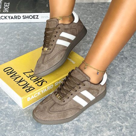 Eila Choco/White Sneaker