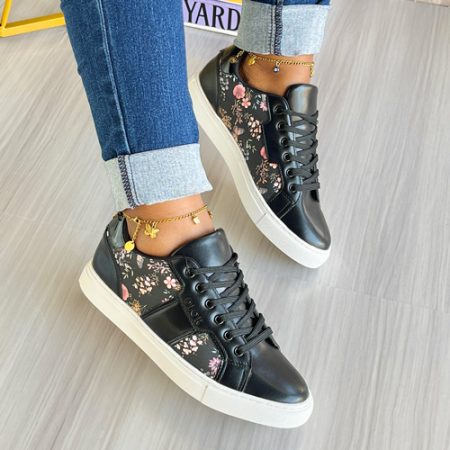 Eireann Black Sneaker