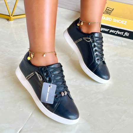 Esta Black Sneaker