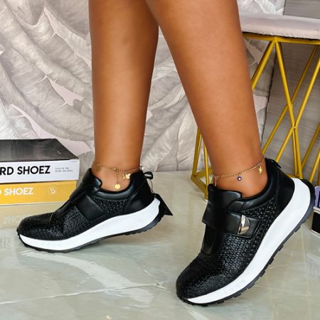 Eretria Black Sneaker
