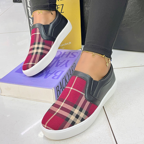 Elvyna Maroon Sneaker