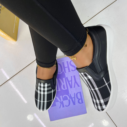 Elvyna Black Sneaker
