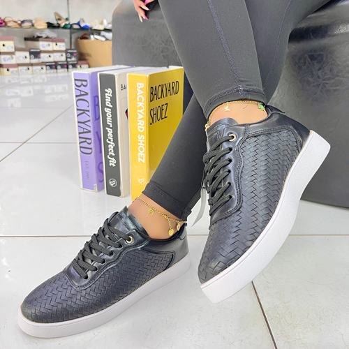 Eremia Black Sneaker