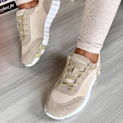 Eryethia Beige Sneaker