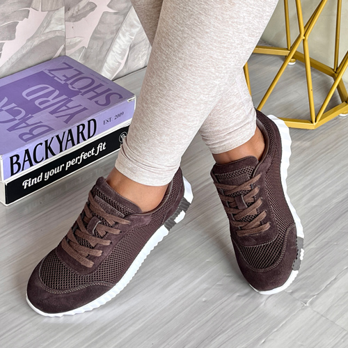 Eryethia Coffee Sneaker